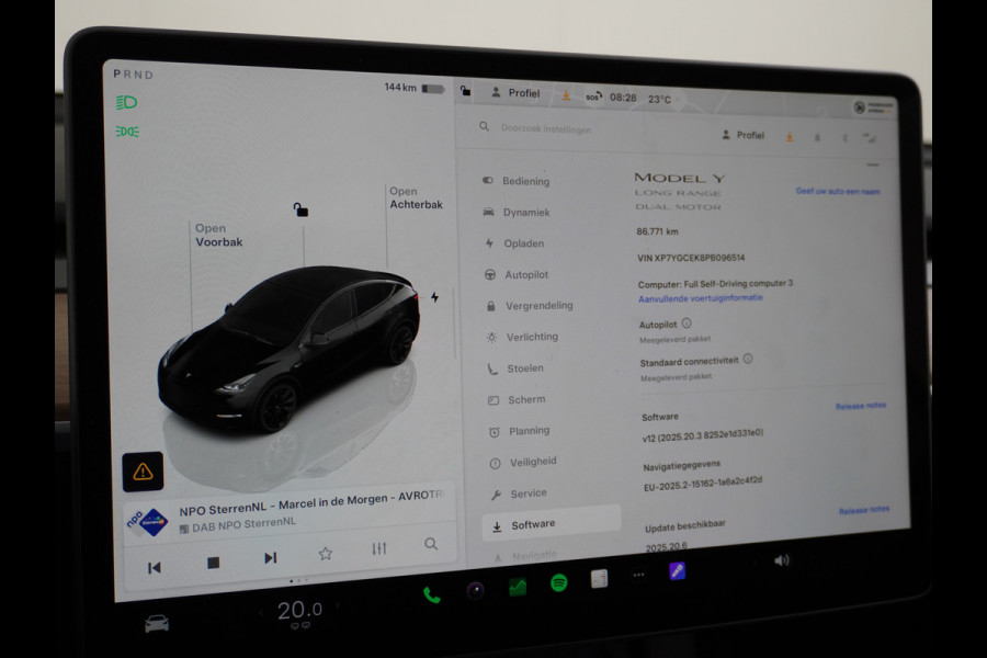 Tesla Model Y Long Range AWD 75kWh Warmtepomp Lmv 20" Autopilot FSD-Computer 3 Leder Panoramadak Elektr.Stuur+Stoel+Verwarmd Navi Ecc Premium  Camera's Elektr.AchterKlep Parkeer Assistent Sentry-Mode Privacyglas Bluetooth Dodehoek detector Connected services AMD-Ryzen Processor™ 1.600kg Trekvermogen Origineel Nederlandse Auto Garantie op Accu en Motor tot 24-03-2030 max. 192.000km