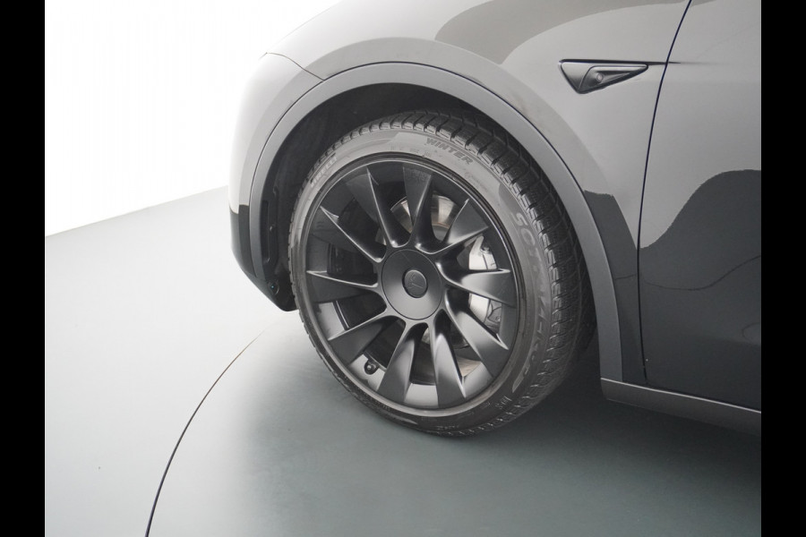 Tesla Model Y Long Range AWD 75kWh Warmtepomp Lmv 20" Autopilot FSD-Computer 3 Leder Panoramadak Elektr.Stuur+Stoel+Verwarmd Navi Ecc Premium  Camera's Elektr.AchterKlep Parkeer Assistent Sentry-Mode Privacyglas Bluetooth Dodehoek detector Connected services AMD-Ryzen Processor™ 1.600kg Trekvermogen Origineel Nederlandse Auto Garantie op Accu en Motor tot 24-03-2030 max. 192.000km