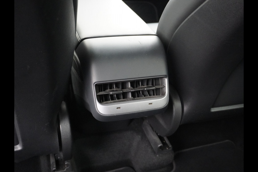 Tesla Model Y Long Range AWD 75kWh Warmtepomp Lmv 20" Autopilot FSD-Computer 3 Leder Panoramadak Elektr.Stuur+Stoel+Verwarmd Navi Ecc Premium  Camera's Elektr.AchterKlep Parkeer Assistent Sentry-Mode Privacyglas Bluetooth Dodehoek detector Connected services AMD-Ryzen Processor™ 1.600kg Trekvermogen Origineel Nederlandse Auto Garantie op Accu en Motor tot 24-03-2030 max. 192.000km