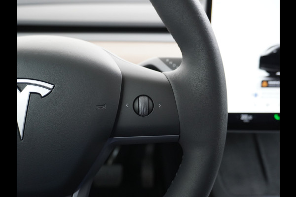Tesla Model Y Long Range AWD 75kWh Warmtepomp Lmv 20" Autopilot FSD-Computer 3 Leder Panoramadak Elektr.Stuur+Stoel+Verwarmd Navi Ecc Premium  Camera's Elektr.AchterKlep Parkeer Assistent Sentry-Mode Privacyglas Bluetooth Dodehoek detector Connected services AMD-Ryzen Processor™ 1.600kg Trekvermogen Origineel Nederlandse Auto Garantie op Accu en Motor tot 24-03-2030 max. 192.000km