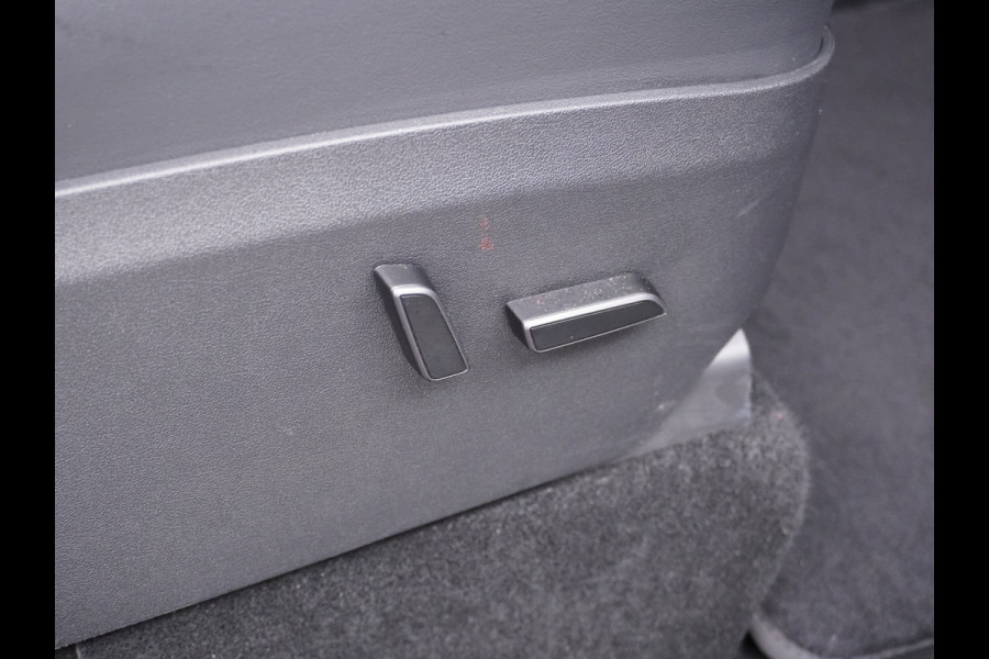 Tesla Model Y Long Range AWD 75kWh Warmtepomp Lmv 20" Autopilot FSD-Computer 3 Leder Panoramadak Elektr.Stuur+Stoel+Verwarmd Navi Ecc Premium  Camera's Elektr.AchterKlep Parkeer Assistent Sentry-Mode Privacyglas Bluetooth Dodehoek detector Connected services AMD-Ryzen Processor™ 1.600kg Trekvermogen Origineel Nederlandse Auto Garantie op Accu en Motor tot 24-03-2030 max. 192.000km
