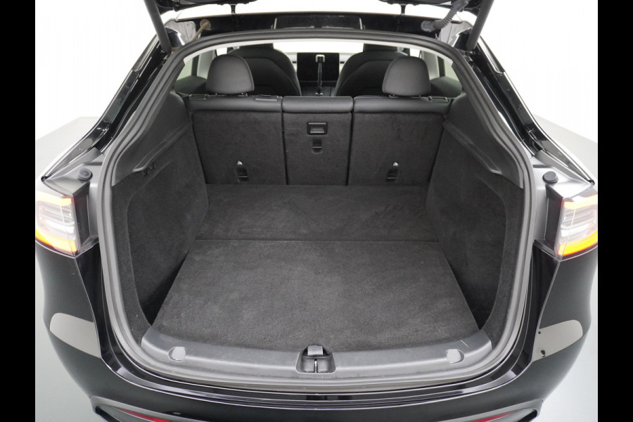 Tesla Model Y Long Range AWD 75kWh Warmtepomp Lmv 20" Autopilot FSD-Computer 3 Leder Panoramadak Elektr.Stuur+Stoel+Verwarmd Navi Ecc Premium  Camera's Elektr.AchterKlep Parkeer Assistent Sentry-Mode Privacyglas Bluetooth Dodehoek detector Connected services AMD-Ryzen Processor™ 1.600kg Trekvermogen Origineel Nederlandse Auto Garantie op Accu en Motor tot 24-03-2030 max. 192.000km