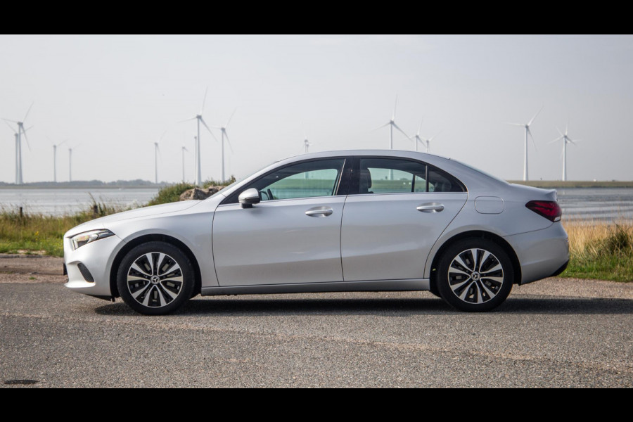 Mercedes-Benz A-Klasse A-Klasse Limousine A-Klasse Limousine A 250 e ( AUTOMAAT / LEDER / CRUISE CONTROLE / CAMERA / CARPLAY