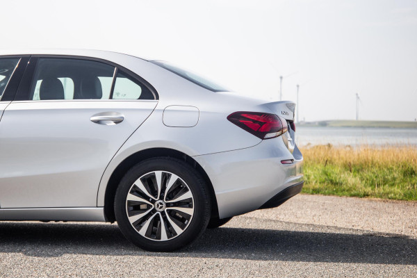 Mercedes-Benz A-Klasse A-Klasse Limousine A-Klasse Limousine A 250 e ( AUTOMAAT / LEDER / CRUISE CONTROLE / CAMERA / CARPLAY