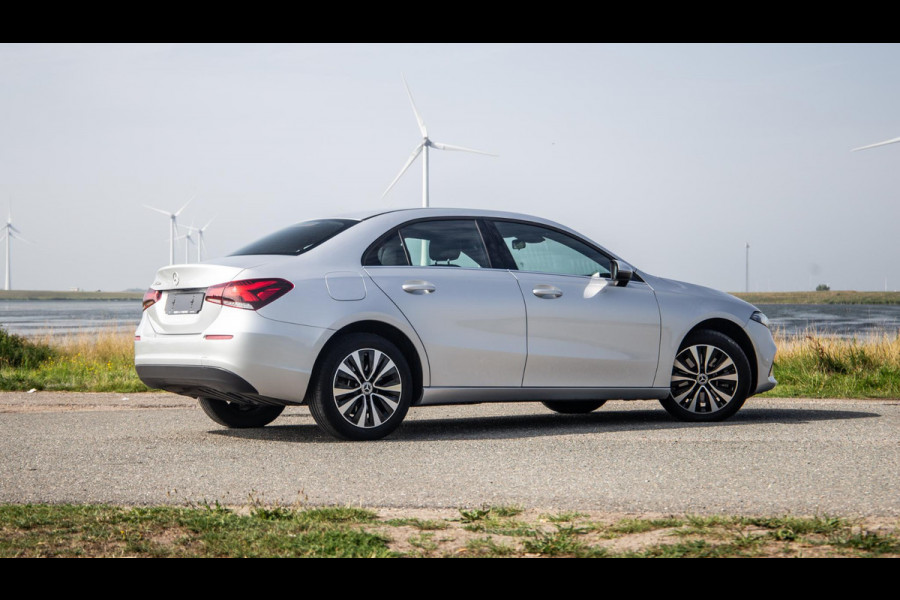 Mercedes-Benz A-Klasse A-Klasse Limousine A-Klasse Limousine A 250 e ( AUTOMAAT / LEDER / CRUISE CONTROLE / CAMERA / CARPLAY