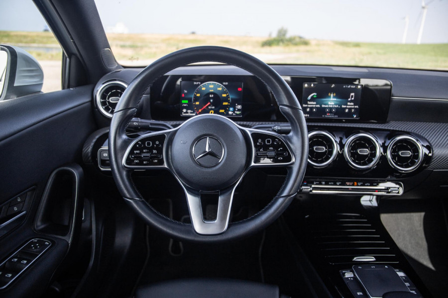 Mercedes-Benz A-Klasse A-Klasse Limousine A-Klasse Limousine A 250 e ( AUTOMAAT / LEDER / CRUISE CONTROLE / CAMERA / CARPLAY