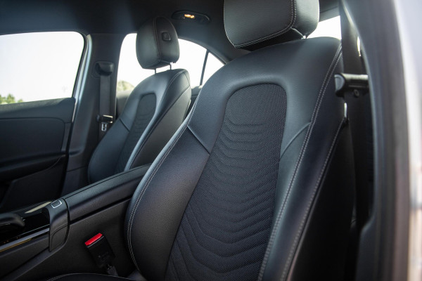 Mercedes-Benz A-Klasse A-Klasse Limousine A-Klasse Limousine A 250 e ( AUTOMAAT / LEDER / CRUISE CONTROLE / CAMERA / CARPLAY