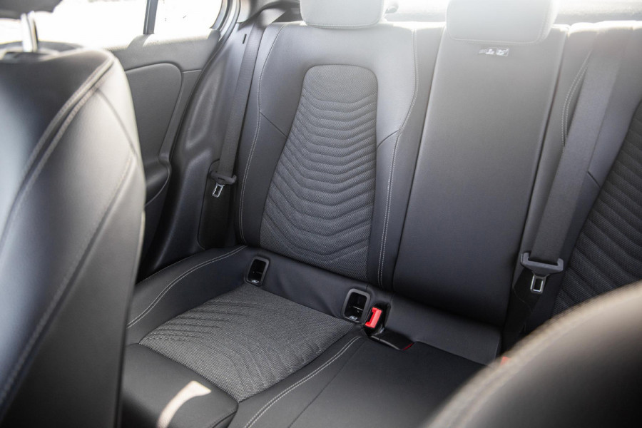 Mercedes-Benz A-Klasse A-Klasse Limousine A-Klasse Limousine A 250 e ( AUTOMAAT / LEDER / CRUISE CONTROLE / CAMERA / CARPLAY