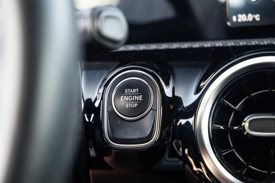 Mercedes-Benz A-Klasse A-Klasse Limousine A-Klasse Limousine A 250 e ( AUTOMAAT / LEDER / CRUISE CONTROLE / CAMERA / CARPLAY