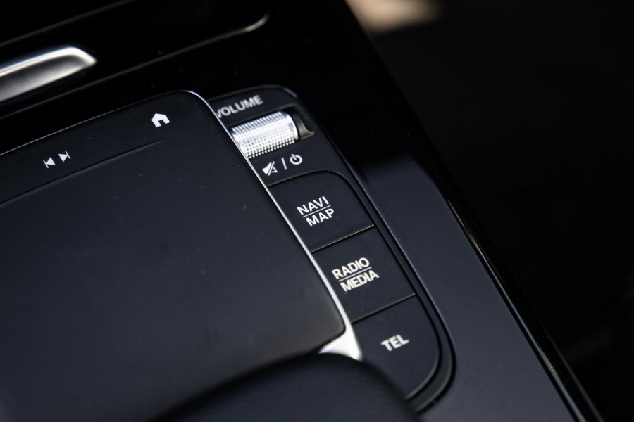 Mercedes-Benz A-Klasse A-Klasse Limousine A-Klasse Limousine A 250 e ( AUTOMAAT / LEDER / CRUISE CONTROLE / CAMERA / CARPLAY
