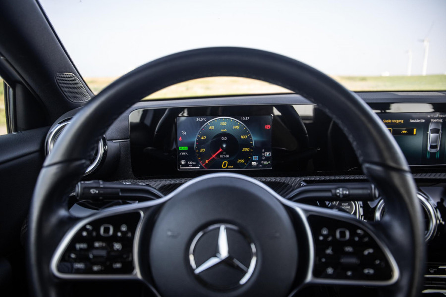 Mercedes-Benz A-Klasse A-Klasse Limousine A-Klasse Limousine A 250 e ( AUTOMAAT / LEDER / CRUISE CONTROLE / CAMERA / CARPLAY