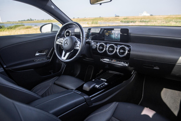 Mercedes-Benz A-Klasse A-Klasse Limousine A-Klasse Limousine A 250 e ( AUTOMAAT / LEDER / CRUISE CONTROLE / CAMERA / CARPLAY