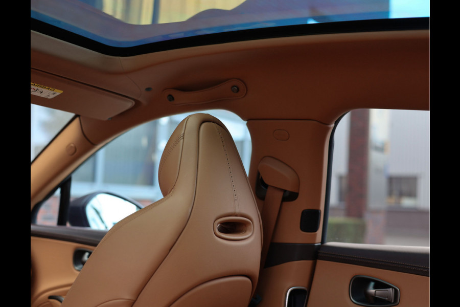 Aston Martin Dbx 4.0 V8 | Minotaur Green - Pano - Historie