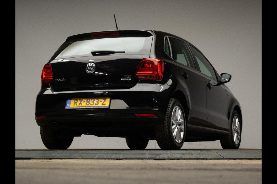 Volkswagen Polo 1.2 TSI Comfortline Business R (NAVI,LED,CRUISE,AIRCO,LM VELGEN,SPORTSTOELEN,PDC,ELECTRISCH PAKKET,NETTESTAAT)