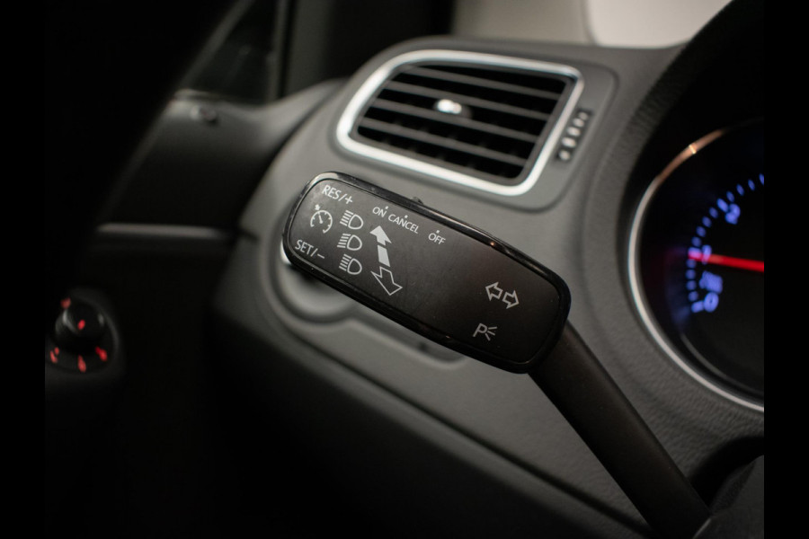 Volkswagen Polo 1.2 TSI Comfortline Business R (NAVI,LED,CRUISE,AIRCO,LM VELGEN,SPORTSTOELEN,PDC,ELECTRISCH PAKKET,NETTESTAAT)