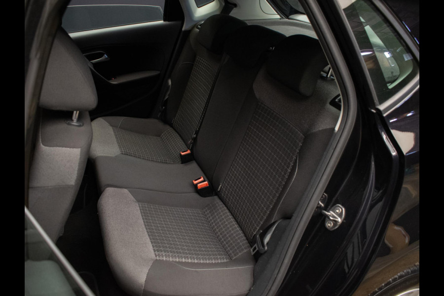 Volkswagen Polo 1.2 TSI Comfortline Business R (NAVI,LED,CRUISE,AIRCO,LM VELGEN,SPORTSTOELEN,PDC,ELECTRISCH PAKKET,NETTESTAAT)
