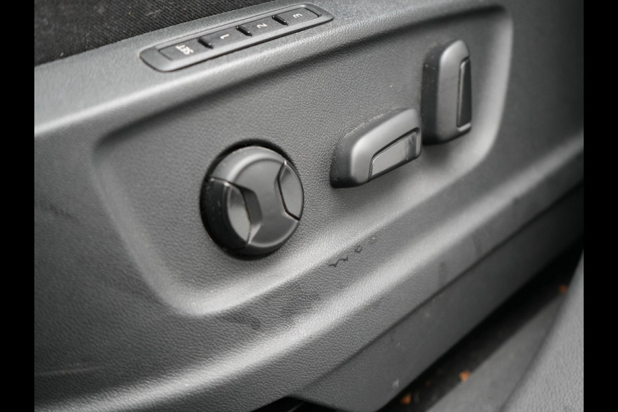 Škoda Kodiaq TSI ACT Style 7persoons Automaat 150pk Dealer O.H Adaptive Cruise | Sportstoelen Memory & Verwarmd | Navigatie | Apple Carplay | DAB | Front Assist | Draadloos Laden |