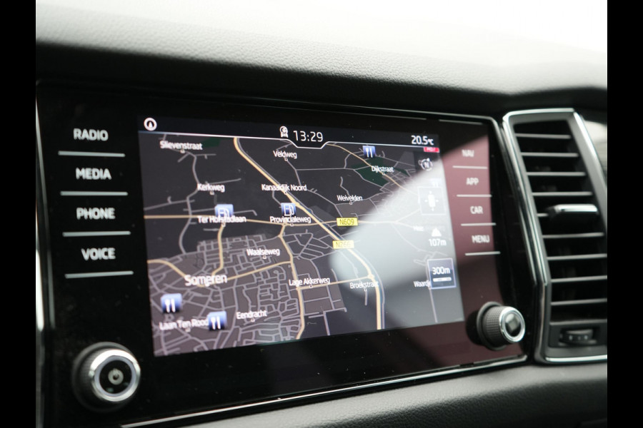 Škoda Kodiaq TSI ACT Style 7persoons Automaat 150pk Dealer O.H Adaptive Cruise | Sportstoelen Memory & Verwarmd | Navigatie | Apple Carplay | DAB | Front Assist | Draadloos Laden |