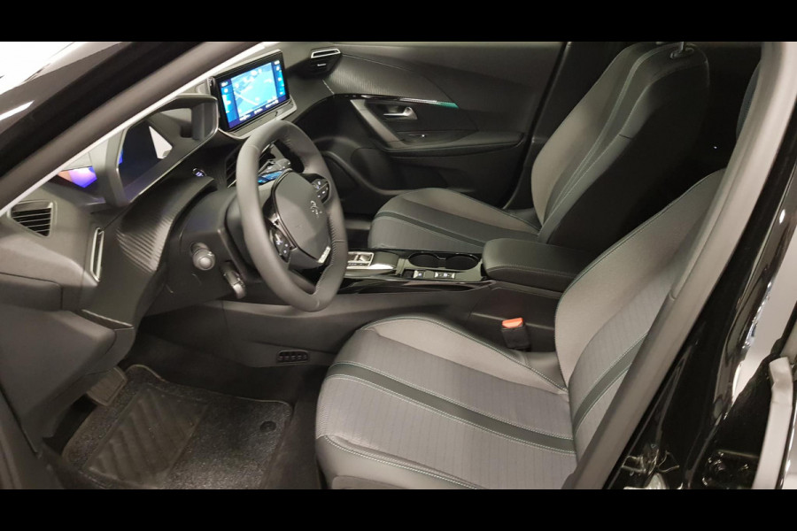 Peugeot e-2008 EV Allure Pack 50 kWh | Navigatie | Climate control | 3d Digitale cockpit | Camera | Lichtmetalen Velgen