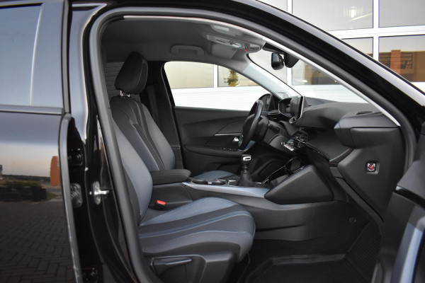 Peugeot 2008 1.2 PureTech 130PK Allure Pack | Trekhaak | Carplay | PDC | Incl. garantie