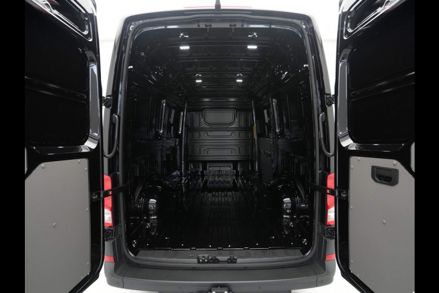Volkswagen Crafter 2.0 TDI 103kW 140PK GVW 3.5T L3H3 Trendline BPM vrij! Operational Lease vanaf € 990,-