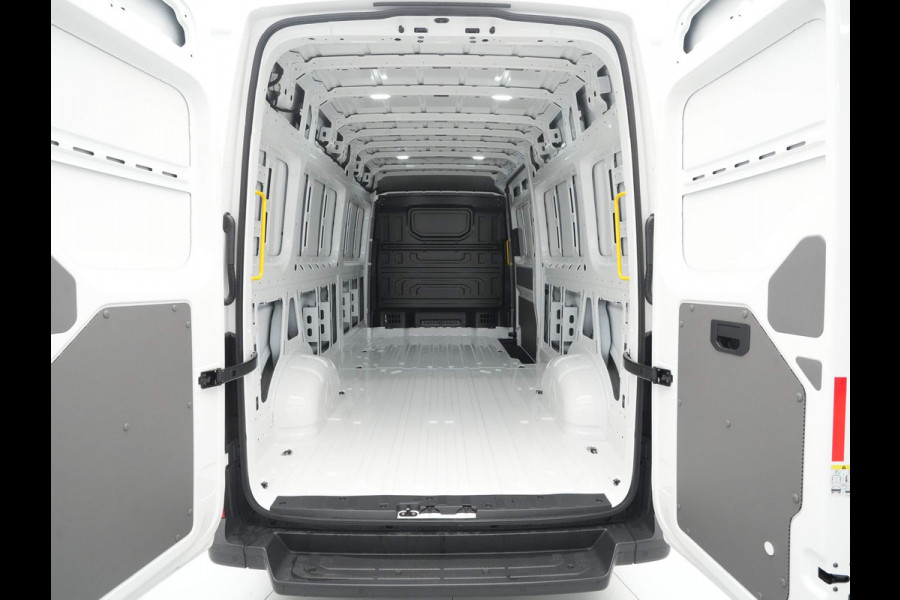 Volkswagen Crafter 2.0 TDI 103kW 140PK GVW 3.5T WB 4490mm L4H3 Trendline BPM vrij! Operational Lease vanaf € 990,-
