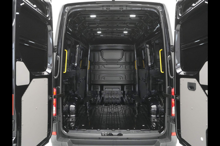 Volkswagen Crafter 2.0 TDI 103kW 140PK GVW 3.5T L3H3 Exclusive AUT BPM vrij! Operational Lease vanaf € 990,-