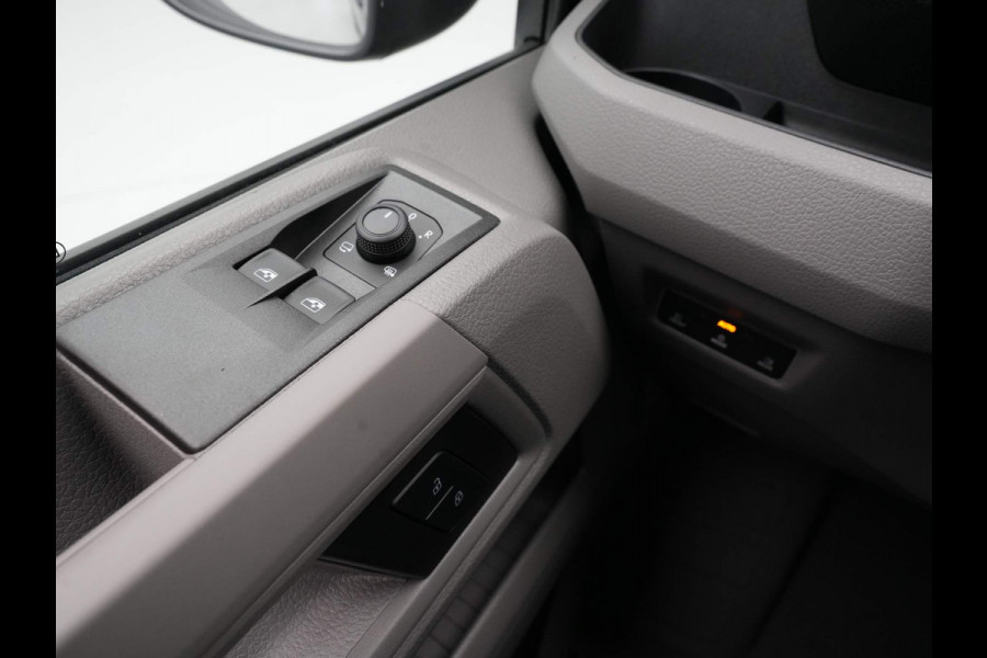Volkswagen Crafter 2.0 TDI 103kW 140PK GVW 3.5T L3H3 Exclusive AUT BPM vrij! Operational Lease vanaf € 990,-