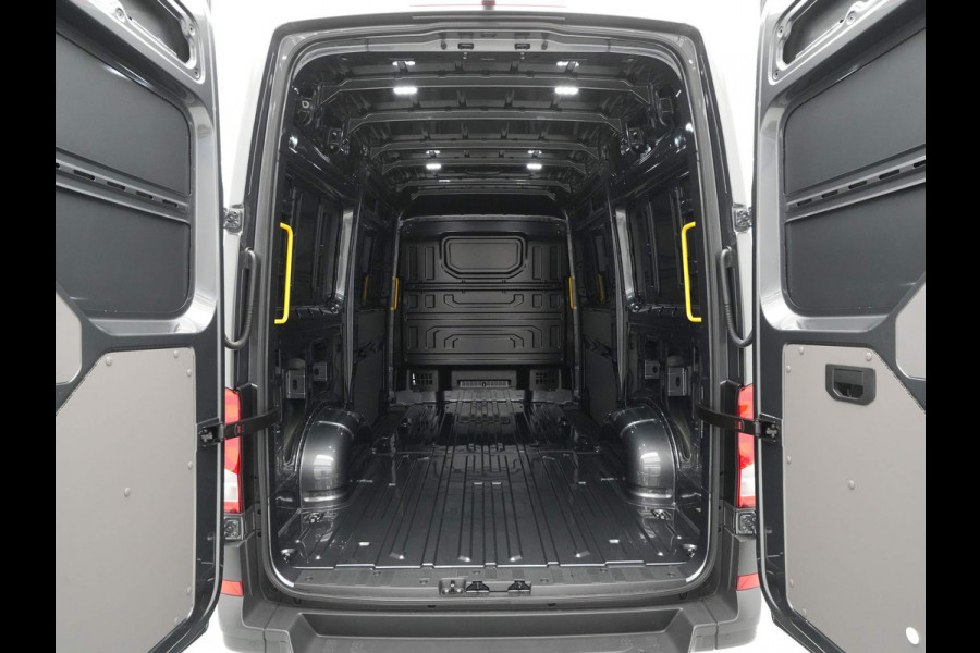 Volkswagen Crafter 2.0 TDI 103kW 140PK GVW 3.5T L3H3 Exclusive AUT BPM vrij! Operational Lease vanaf € 990,-