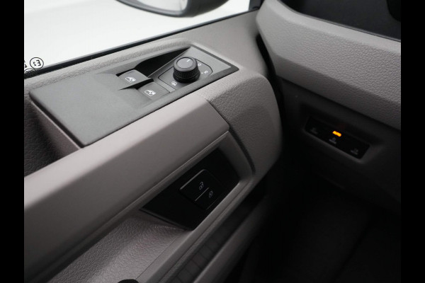 Volkswagen Crafter 2.0 TDI 103kW 140PK GVW 3.5T L3H3 Exclusive AUT BPM vrij! Operational Lease vanaf € 990,-