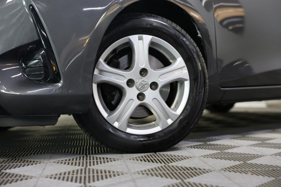 Toyota Yaris 1.5 Hybrid Design NAVI CAMERA CLIMA BT '17