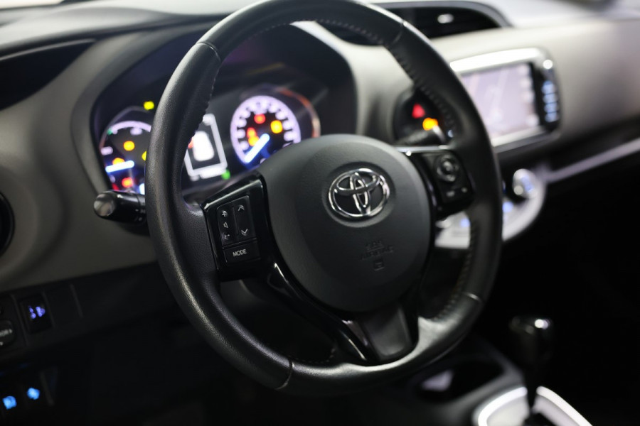 Toyota Yaris 1.5 Hybrid Design NAVI CAMERA CLIMA BT '17