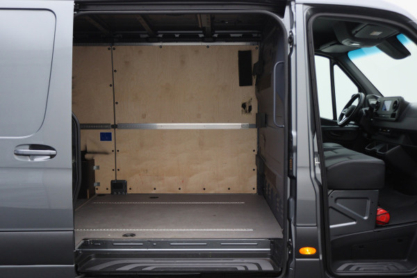 Mercedes-Benz Sprinter 317 CDI Automaat L2H1 Leer, 360° Camera, ACC, Apple Carplay, DAB, PDC, Trekhaak 3500KG, 18''