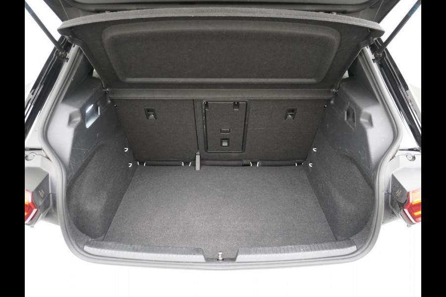 Volkswagen ID.3 58kWh 204PK First Navi Adapt.Cruise Control Pdc Apple Carplay Android Navi Ecc Led Stoel-Stuurverwarming DAB Keyless Advanced Lmv Bluetooth Regensensor Rijstrooksensor Verkeersbord detectie Mirrorlink Grootste accu Garantie op accu t/m 02-12-2028