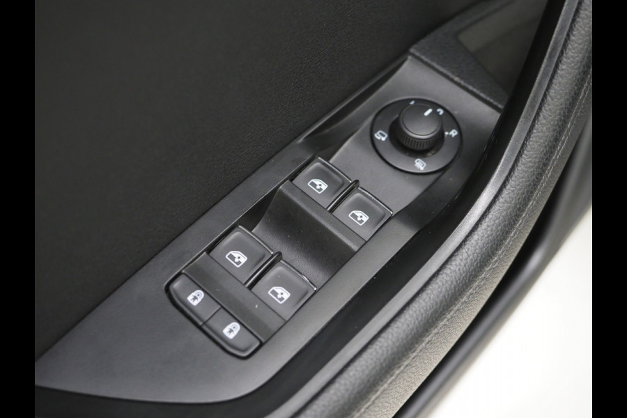 Škoda Superb Combi 1.4 TSI iV Laurin & Klement | Panoramadak | Trekhaak | Canton | 360 | Keyless | Adaptive Cruise