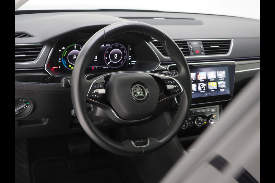 Škoda Superb Combi 1.4 TSI iV Laurin & Klement | Panoramadak | Trekhaak | Canton | 360 | Keyless | Adaptive Cruise