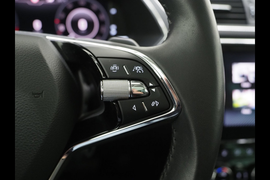Škoda Superb Combi 1.4 TSI iV Laurin & Klement | Panoramadak | Trekhaak | Canton | 360 | Keyless | Adaptive Cruise
