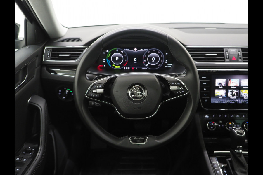 Škoda Superb Combi 1.4 TSI iV Laurin & Klement | Panoramadak | Trekhaak | Canton | 360 | Keyless | Adaptive Cruise