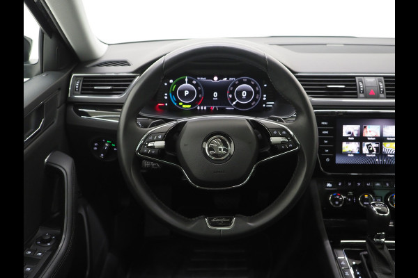 Škoda Superb Combi 1.4 TSI iV Laurin & Klement | Panoramadak | Trekhaak | Canton | 360 | Keyless | Adaptive Cruise