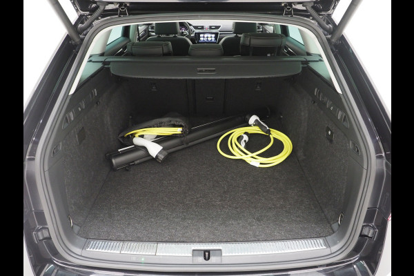 Škoda Superb Combi 1.4 TSI iV Laurin & Klement | Panoramadak | Trekhaak | Canton | 360 | Keyless | Adaptive Cruise