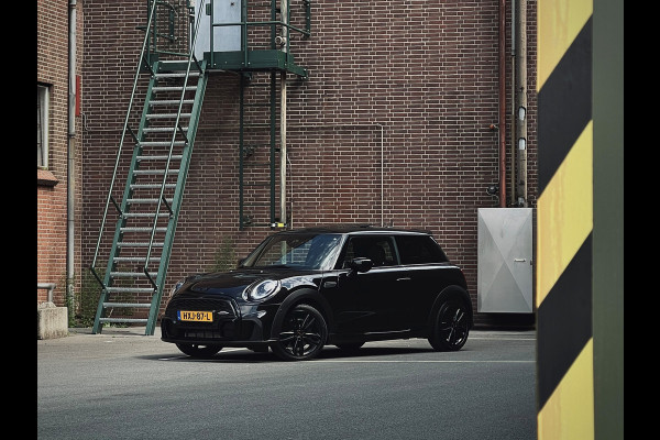 MINI Mini 1.5 Cooper John Cooper Works PANO | STUURWIEL VERW | STOELVERW | KEYLESS | DEALER ONDERH | SFEERVERL |