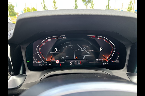 BMW 3-serie 320i Business Edition | M-Sport | 19" velgen | Electrische trekhaak