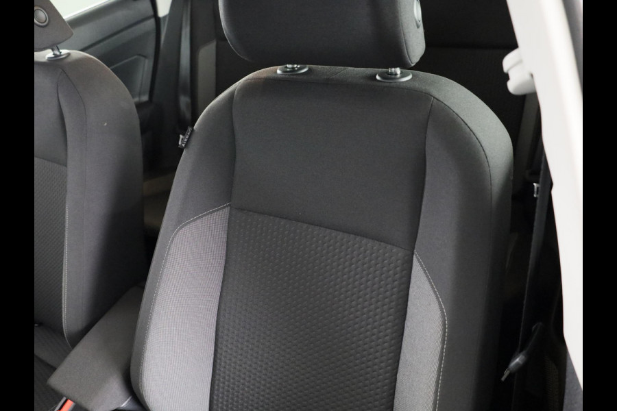 Volkswagen Polo 1.0 TSI Life Edition 95 pk Automaat (DSG) | Verlengde garantie | Navigatie | Parkeersensoren achter | Achteruitrijcamera | Adaptieve cruise control | LED koplampen |
