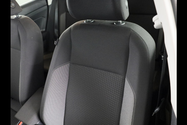 Volkswagen Polo 1.0 TSI Life Edition 95 pk Automaat (DSG) | Verlengde garantie | Navigatie | Parkeersensoren achter | Achteruitrijcamera | Adaptieve cruise control | LED koplampen |