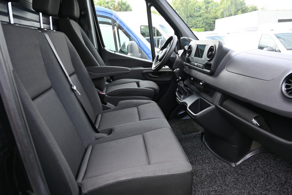 Mercedes-Benz Sprinter 317 CDI L2H2 RWD MBUX navigatie, 360 graden camera, Geveerde stoel, Etc.