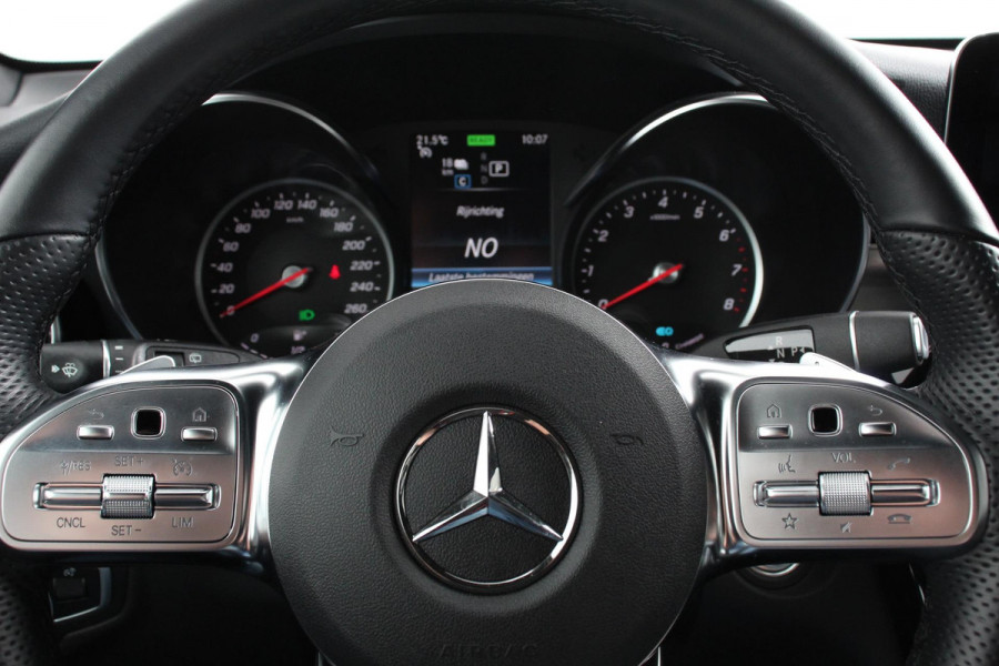 Mercedes-Benz GLC 300e 4MATIC AMG PHEV | Navigatie | Half leder Sportstoelen | Camera | Dab | Led | Electrisch bedienbare achterklep | 19"Lichtmetalen Velgen | Extra getint glas |