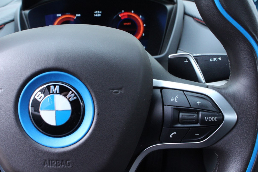 BMW i8 Roadster 1.5 375pk NAP HUD DAB LEDER CAMERA NAV BT '19