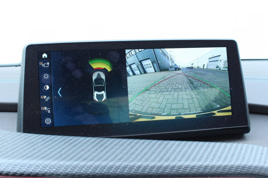 BMW i8 Roadster 1.5 375pk NAP HUD DAB LEDER CAMERA NAV BT '19