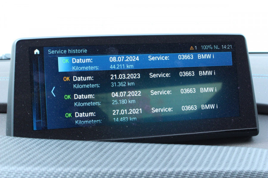 BMW i8 Roadster 1.5 375pk NAP HUD DAB LEDER CAMERA NAV BT '19