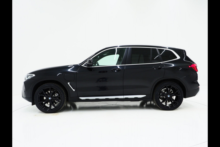 BMW X3 xDrive30e LCI 292PK | Leder | Sportstoelen | Zwarte Hemel | Camera | DAB | Carplay